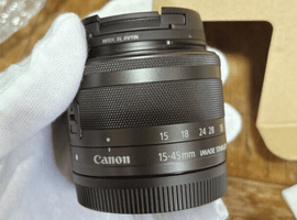 Canon:EF-M 15-45mm F3.5-6.3 IS STM グラファイト/Canon:EOS Kiss M ボディ ブラック/など4点