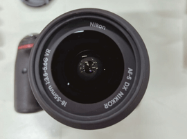 Nikon:D5200 18-55 VR レンズキット ブラック/Nikon:AF-S DX NIKKOR 18-300mm F3.5-5.6G ED VR/など2点