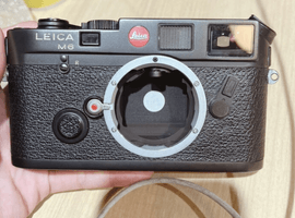 LEICA:M6 ボディ ブラッククロームなど2点