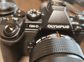 OLYMPUS:E-M1 + M.ZUIKO DIGITAL 12-40mm F2.8 PROなど4点