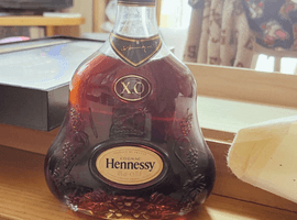 ブランデー:Hennessy(XO 金キャップ クリアボトル)/ブランデー:REMY MARTIN(セントー リモージュ ケンタウロス ホワイト)など3点