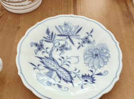 皿:マイセンなど2点