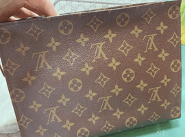 LOUIS VUITTON / モノグラム / ポッシュトワレット / M47542 / 状態ランク:Bなど3点