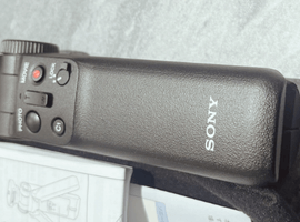 SONY:ワイヤレスリモートコマンダー機能付シューティンググリップ GP-VPT2BT/SONY:ZV-E10 レンズキット/など2点