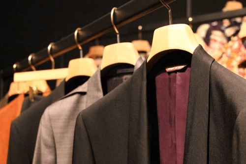 古いスーツ・背広は買取がおすすめ!その理由と買取相場を解説
