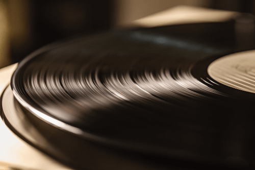 山口百恵のレコードはいくらで買い取りされる?相場や売るためのコツについて徹底解説!