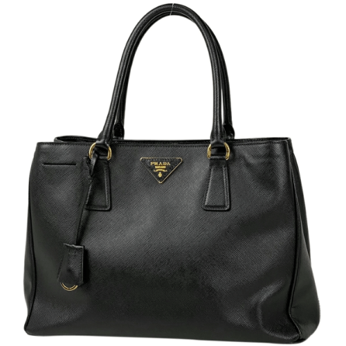 プラダの牛革『サフィアーノ』の魅力に迫る!